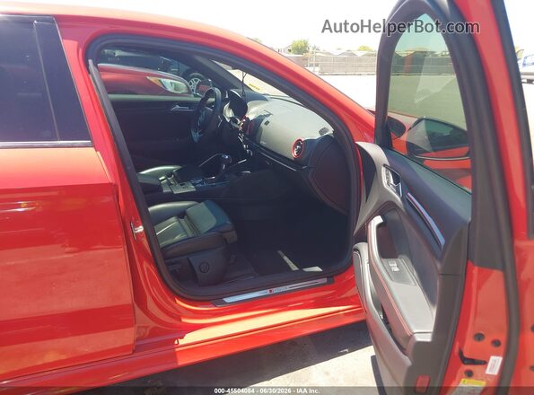 WUABWGFF3J1905732 2018 AUDI RS3 Orange Widok wnętrza z przodu