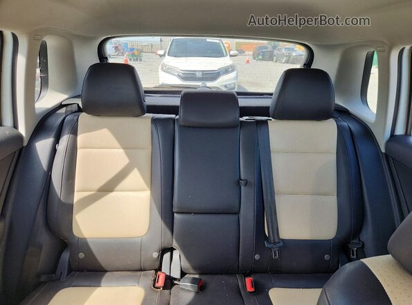 WVGAV7AX0GW541420 2016 VOLKSWAGEN TIGUAN White Vista de los asientos traseros