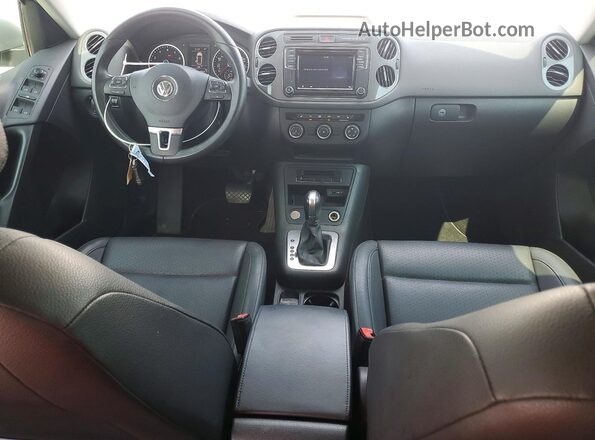 WVGAV7AX0HK026555 2017 VOLKSWAGEN TIGUAN Silver Vista del salpicadero