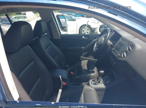 WVGAV7AX0HK033084 2017 VOLKSWAGEN TIGUAN Blue წინა სალონის ხედი
