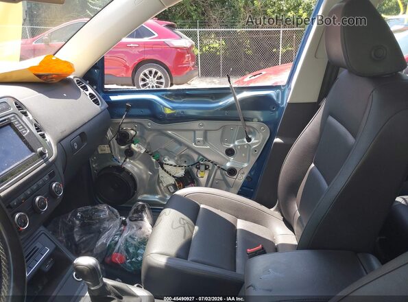 WVGAV7AX0HK033084 2017 VOLKSWAGEN TIGUAN Blue 