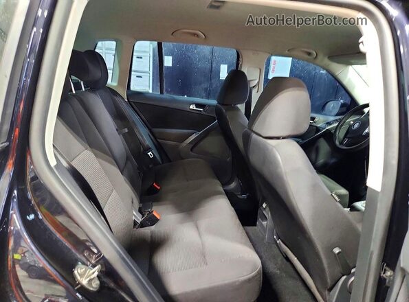 WVGAV7AX0JK002679 2018 VOLKSWAGEN TIGUAN Black Հետևի նստատեղերի տեսք