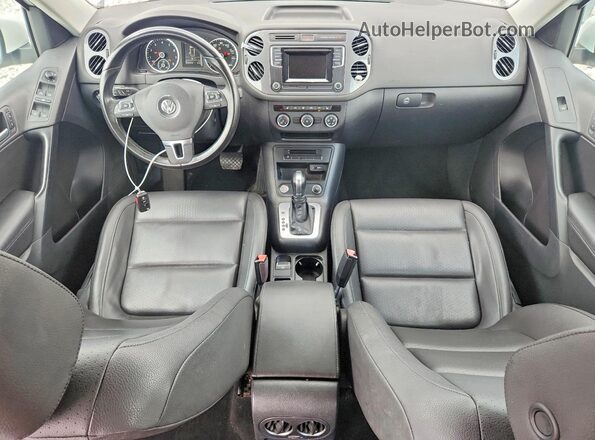 WVGAV7AX1GW523766 2016 VOLKSWAGEN TIGUAN White Vista del salpicadero