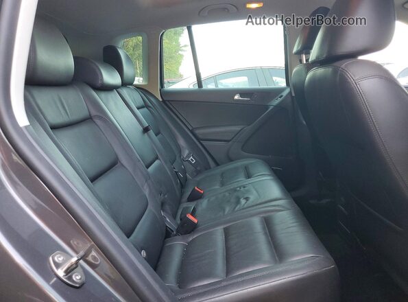WVGAV7AX1GW602189 2016 VOLKSWAGEN TIGUAN Gray Widok tylnych siedzeń