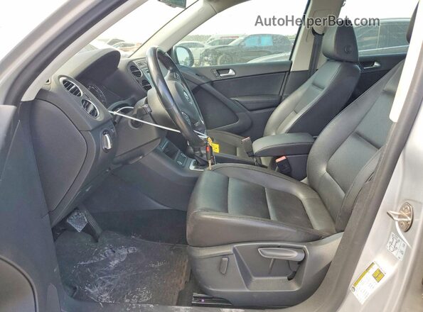 WVGAV7AX2GW577948 2016 VOLKSWAGEN TIGUAN Silver Widok wnętrza z przodu