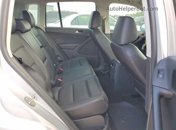 WVGAV7AX2GW577948 2016 VOLKSWAGEN TIGUAN Silver Widok wnętrza z tyłu