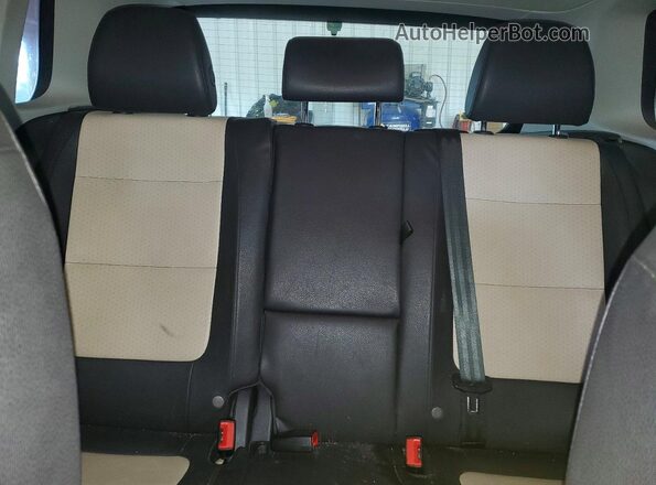 WVGAV7AX2HK030803 2017 VOLKSWAGEN TIGUAN White Вид задніх сидінь