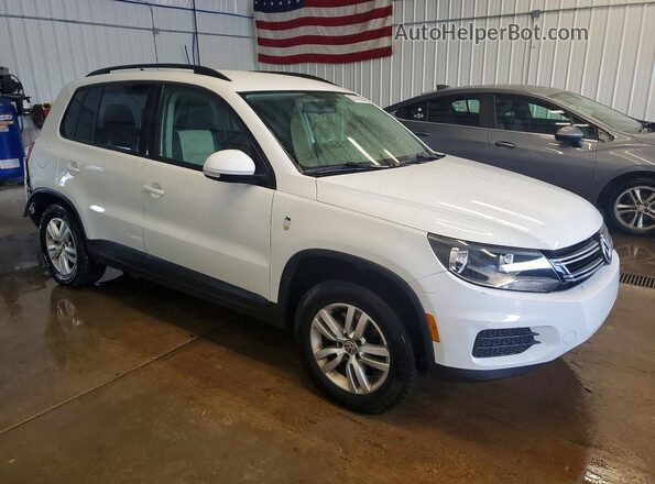 WVGAV7AX2HK030803 2017 VOLKSWAGEN TIGUAN White Передня права чверть