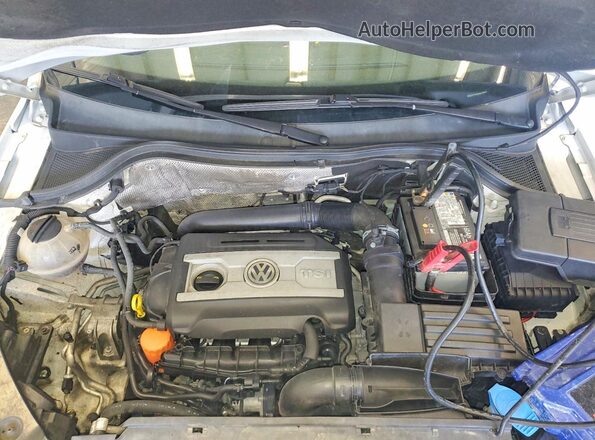 WVGAV7AX2HK030803 2017 VOLKSWAGEN TIGUAN White Вид підкапотного простору