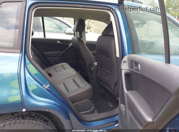 WVGAV7AX3HK005165 2017 VOLKSWAGEN TIGUAN Blue Vista de la etiqueta del VIN