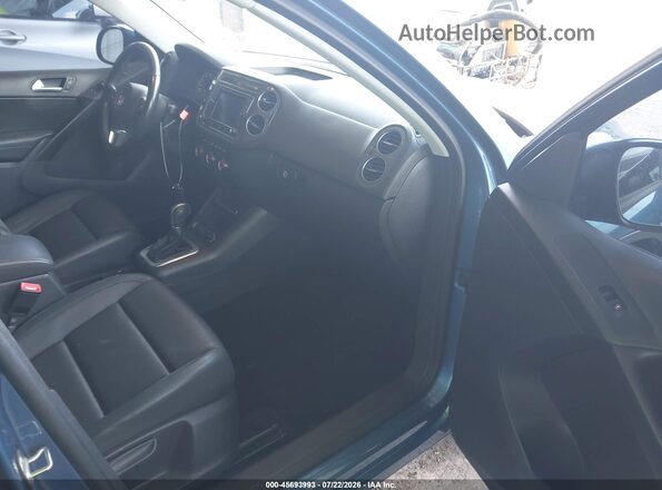 WVGAV7AX3HW510969 2017 VOLKSWAGEN TIGUAN Blue Widok wnętrza z przodu