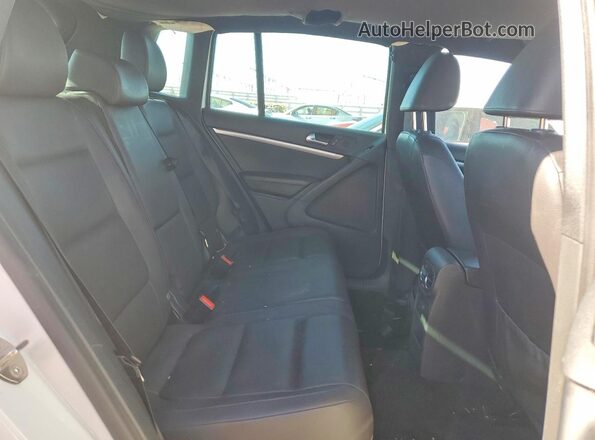 WVGAV7AX4GW074342 2016 VOLKSWAGEN TIGUAN White Rear seats view