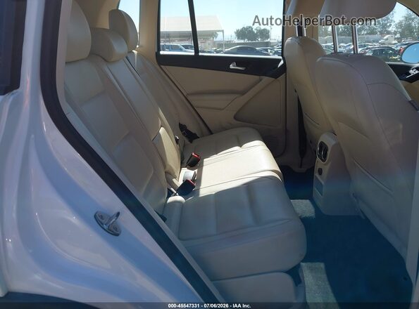 WVGAV7AX4GW601666 2016 VOLKSWAGEN TIGUAN White Вид наклейки з VIN-кодом