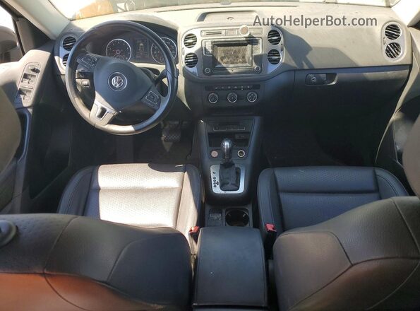 WVGAV7AX4GW612389 2016 VOLKSWAGEN TIGUAN Серый Вид панели приборов