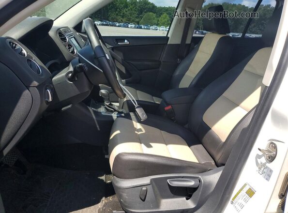 WVGAV7AX4HK001139 2017 VOLKSWAGEN TIGUAN White წინა სალონის ხედი