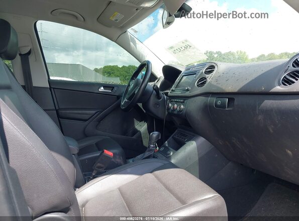 WVGAV7AX4HW503514 2017 VOLKSWAGEN TIGUAN Синий Вид салона спереди