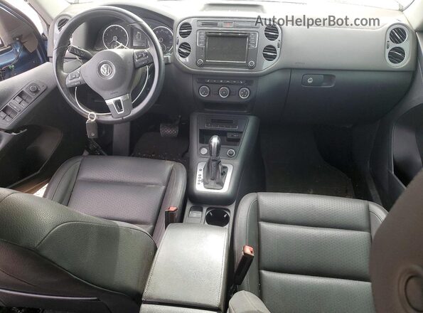 WVGAV7AX4HW512309 2017 VOLKSWAGEN TIGUAN Blue Vista del salpicadero