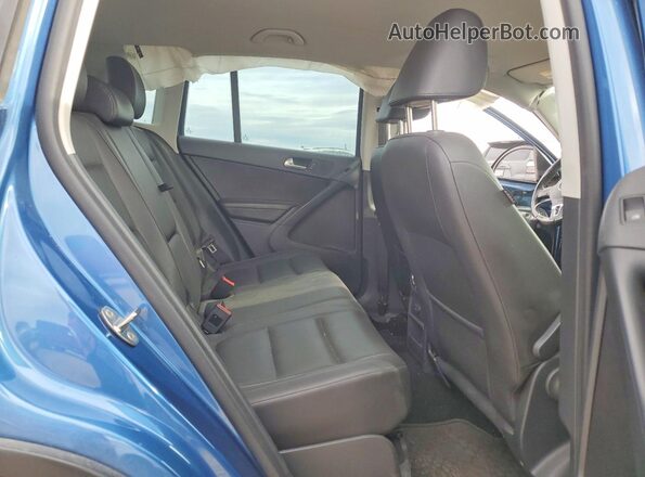 WVGAV7AX4HW512309 2017 VOLKSWAGEN TIGUAN Blue Vista interior trasera