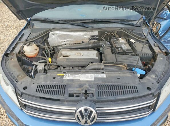 WVGAV7AX4HW512309 2017 VOLKSWAGEN TIGUAN Blue Vista del compartimento del motor