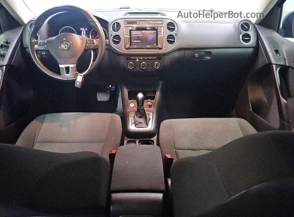 WVGAV7AX4JK000045 2018 VOLKSWAGEN TIGUAN Синий Вид панели приборов
