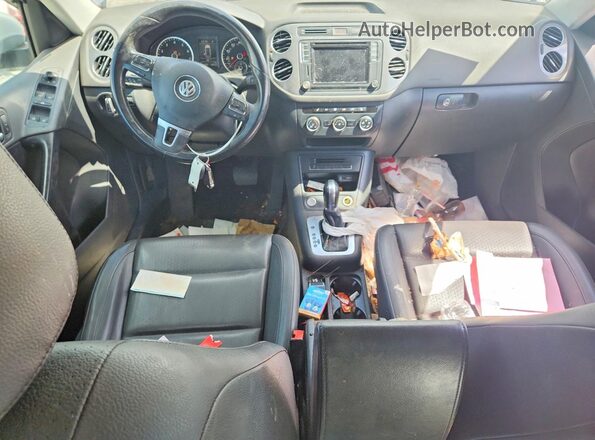 WVGAV7AX5HK006088 2017 VOLKSWAGEN TIGUAN Silver Vista del salpicadero
