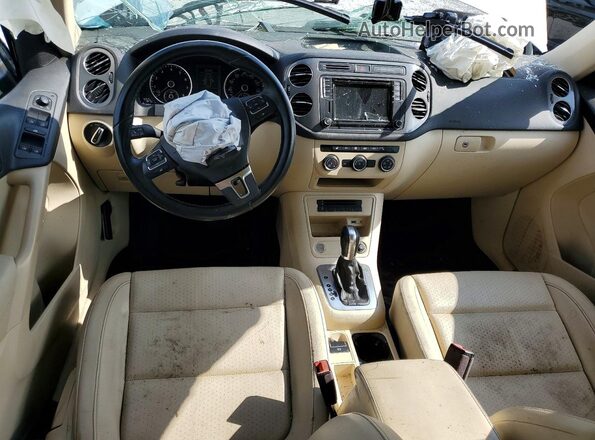 WVGAV7AX5HK034408 2017 VOLKSWAGEN TIGUAN White Dashboard view