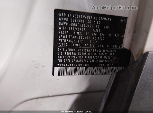 WVGAV7AX5HK050091 2017 VOLKSWAGEN TIGUAN White ძრავის განყოფილების ხედი