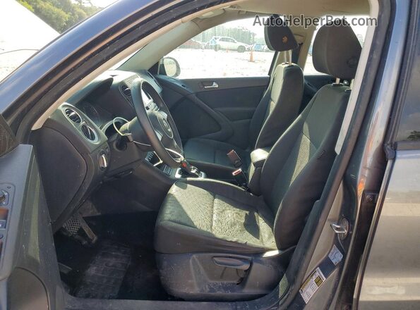 WVGAV7AX6HK047247 2017 VOLKSWAGEN TIGUAN Gray Widok wnętrza z przodu