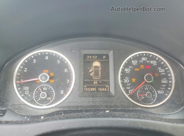 WVGAV7AX7HK021496 2017 VOLKSWAGEN TIGUAN Black ხელსაწყოთა პანელის ხედი