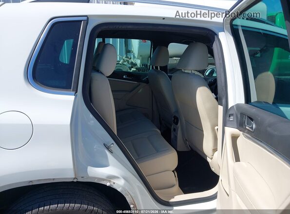 WVGAV7AX8GW039268 2016 VOLKSWAGEN TIGUAN White Вид наклейки з VIN-кодом