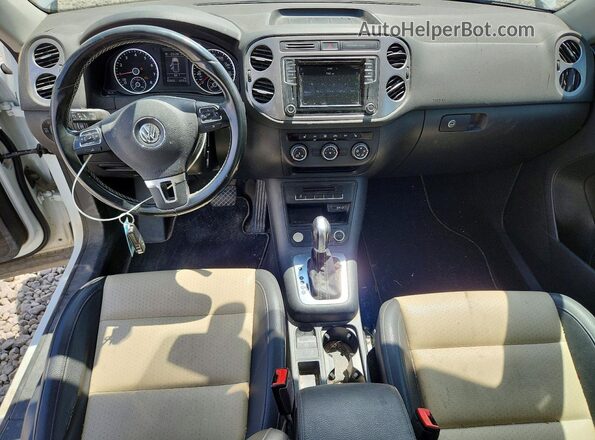 WVGAV7AX8GW591644 2016 VOLKSWAGEN TIGUAN White Вид панелі приладів