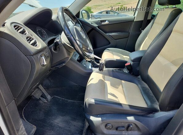 WVGAV7AX8GW591644 2016 VOLKSWAGEN TIGUAN White Вид салону спереду