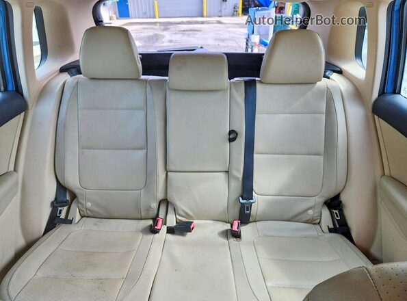 WVGAV7AX8HK037951 2017 VOLKSWAGEN TIGUAN Blue უკანა სავარძლების ხედი