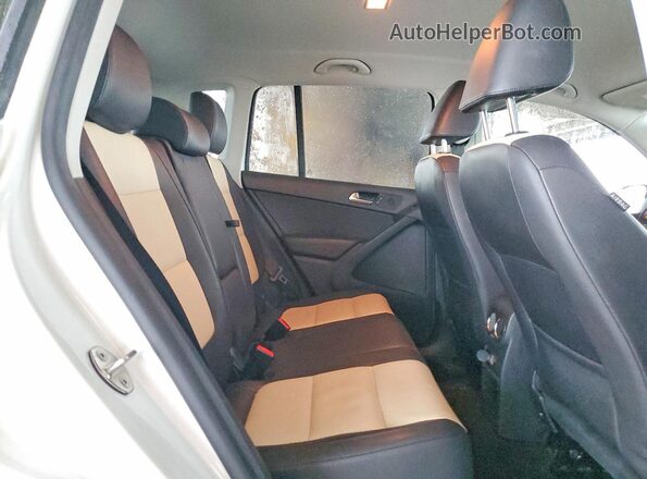 WVGAV7AX9GW602022 2016 VOLKSWAGEN TIGUAN White Widok wnętrza z tyłu