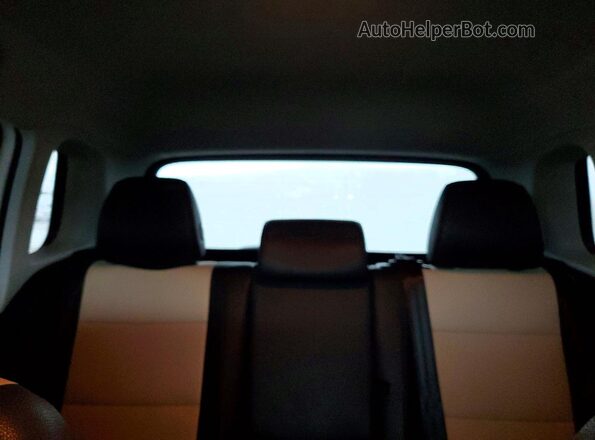 WVGAV7AX9GW602022 2016 VOLKSWAGEN TIGUAN White Widok tylnych siedzeń