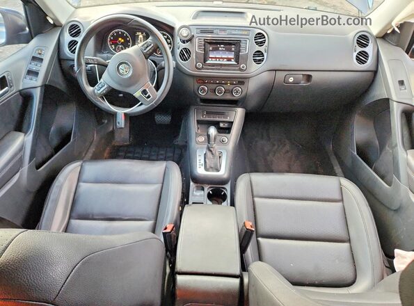 WVGAV7AX9GW610895 2016 VOLKSWAGEN TIGUAN Blue Vista del salpicadero