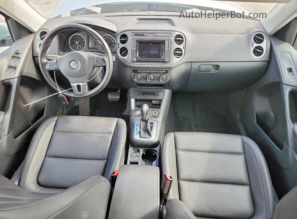 WVGAV7AX9HK027381 2017 VOLKSWAGEN TIGUAN Silver Вид панелі приладів