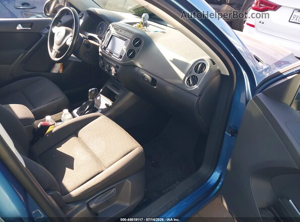 WVGAV7AX9HK042723 2017 VOLKSWAGEN TIGUAN Blue Widok wnętrza z przodu