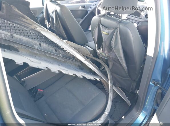 WVGAV7AX9HK042723 2017 VOLKSWAGEN TIGUAN Blue Widok naklejki z numerem VIN