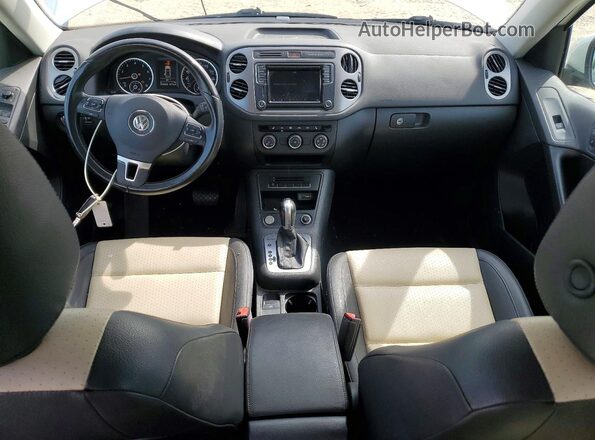WVGBV7AX4HW511553 2017 VOLKSWAGEN TIGUAN White Widok deski rozdzielczej