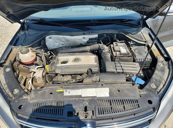 WVGBV7AX7JK000576 2018 VOLKSWAGEN TIGUAN Gray Vista del compartimento del motor