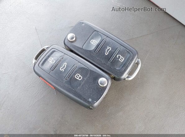 WVGBV7AX7JK001615 2018 VOLKSWAGEN TIGUAN White Rear view