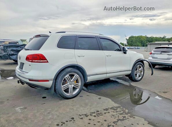WVGEF9BP0GD011047 2016 VOLKSWAGEN TOUAREG White Rear right