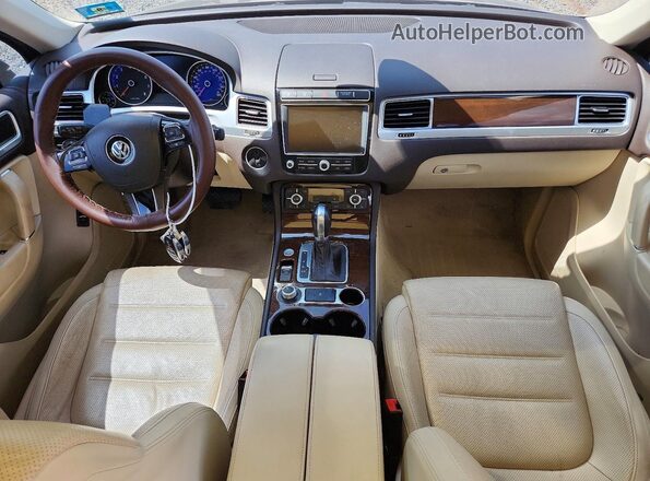 WVGEF9BP2GD002558 2016 VOLKSWAGEN TOUAREG Brown Dashboard view