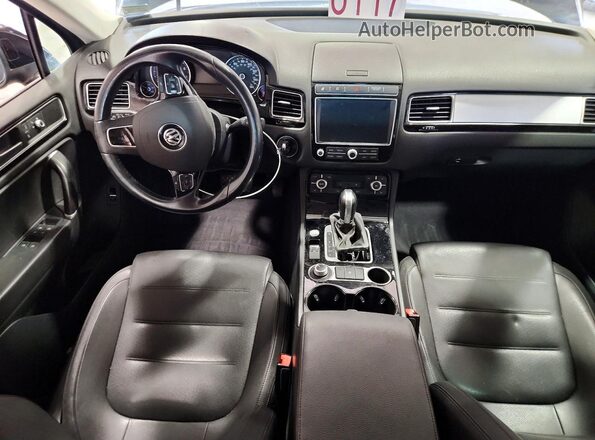 WVGEF9BP3GD012239 2016 VOLKSWAGEN TOUAREG Black Առջևի վահանակի տեսք