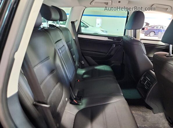 WVGEF9BP3GD012239 2016 VOLKSWAGEN TOUAREG Black Սալոնի հետևի տեսք