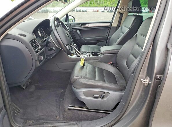 WVGEF9BP4GD010161 2016 VOLKSWAGEN TOUAREG Gray წინა სალონის ხედი