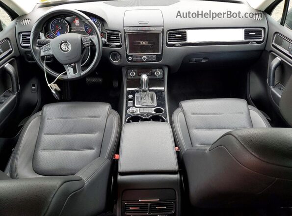 WVGEF9BP4GD010161 2016 VOLKSWAGEN TOUAREG Gray წინა პანელის ხედი