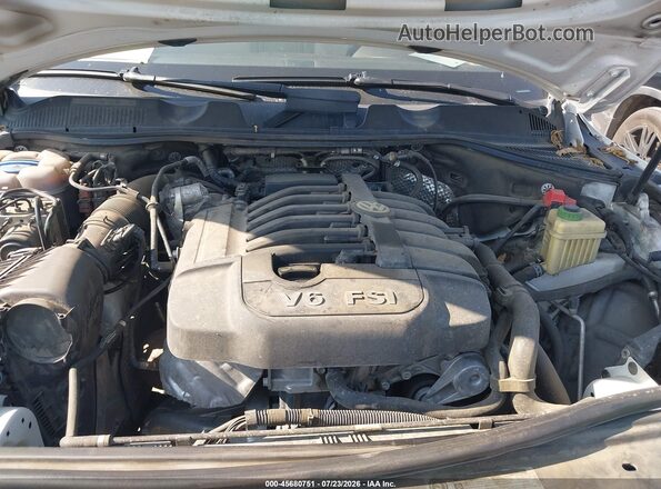 WVGEF9BP5GD005356 2016 VOLKSWAGEN TOUAREG White Вид ззаду