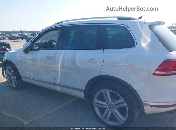 WVGEF9BP5GD005356 2016 VOLKSWAGEN TOUAREG White Панорамний вид салону 360°